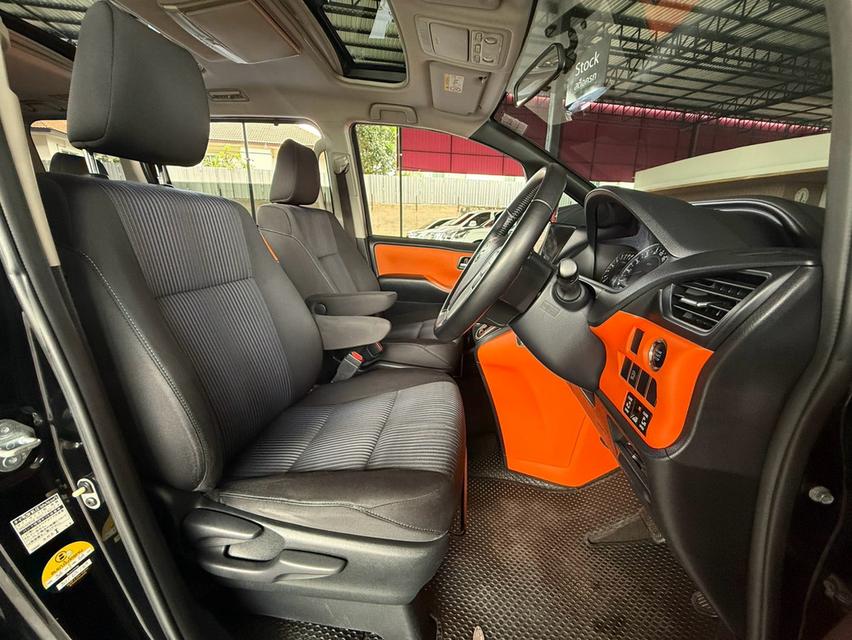 ปี 2014 TOYOTA VOXY, 2.0 ZS รูปที่ 8