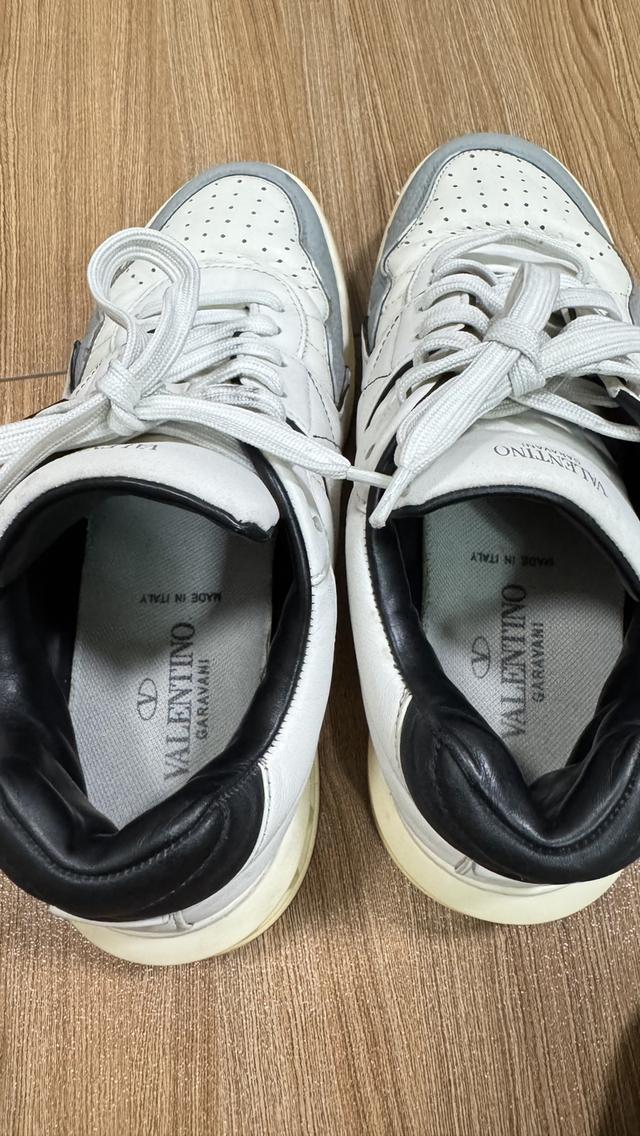 รองเท้าผ้าใบหนัง Valentino รูปที่ 2