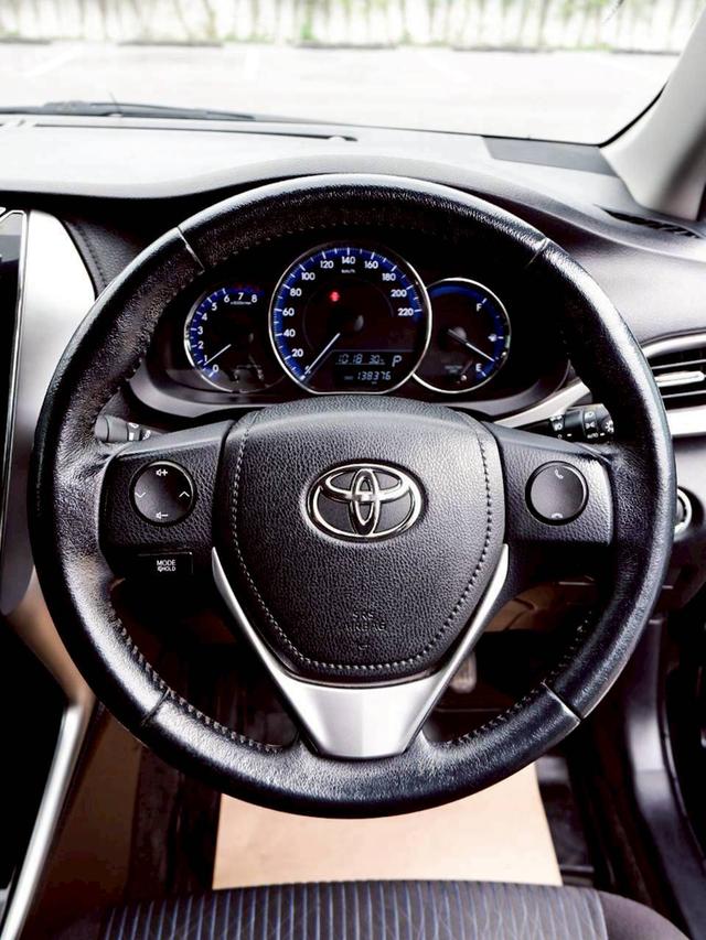 Toyota Yaris ativ 1.2 E สีดำ ปี 2018 14