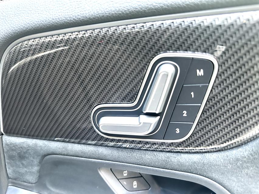 MERCEDES BENZ GLA200 AMG Dynamic ปี2021/2023