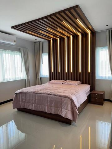 บ้านเดี่ยวสองชั้นสุดหรู เนื้อที่กว้าง 180 ตารางวา มาพร้อมเฟอร์นิเจอร์สไตล์ยุโรปทั้งหลัง สระว่ายน้ำส่วนตัว 4