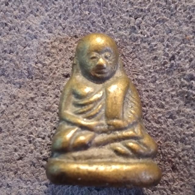 รูปหล่อหลวงพ่อเงิน พร้อมรางวัลที่1 รูปที่ 3