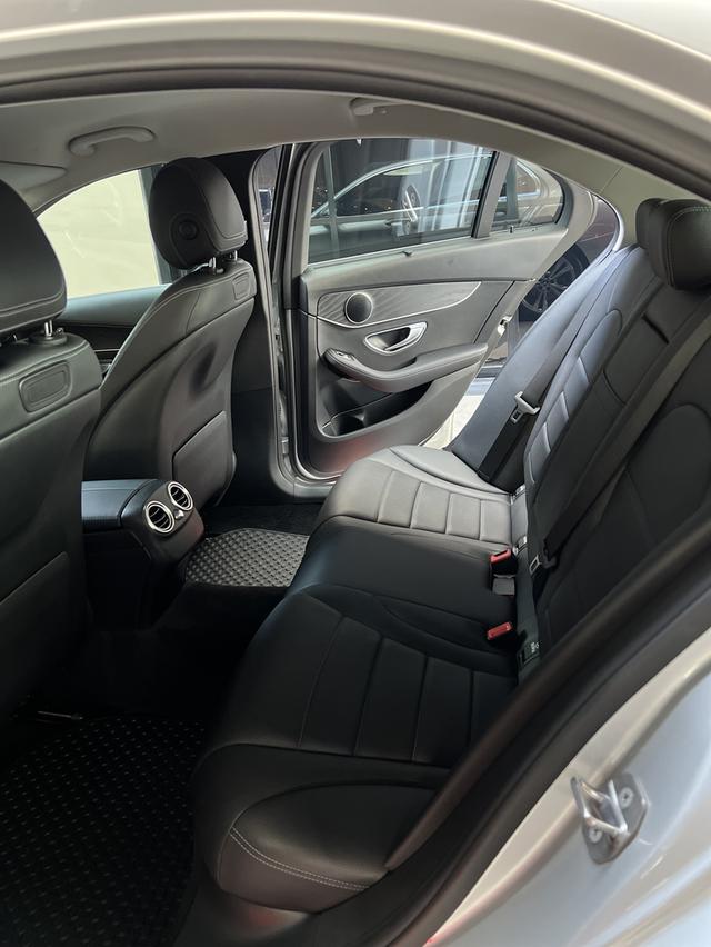 Benz C300e Avantgarde 9