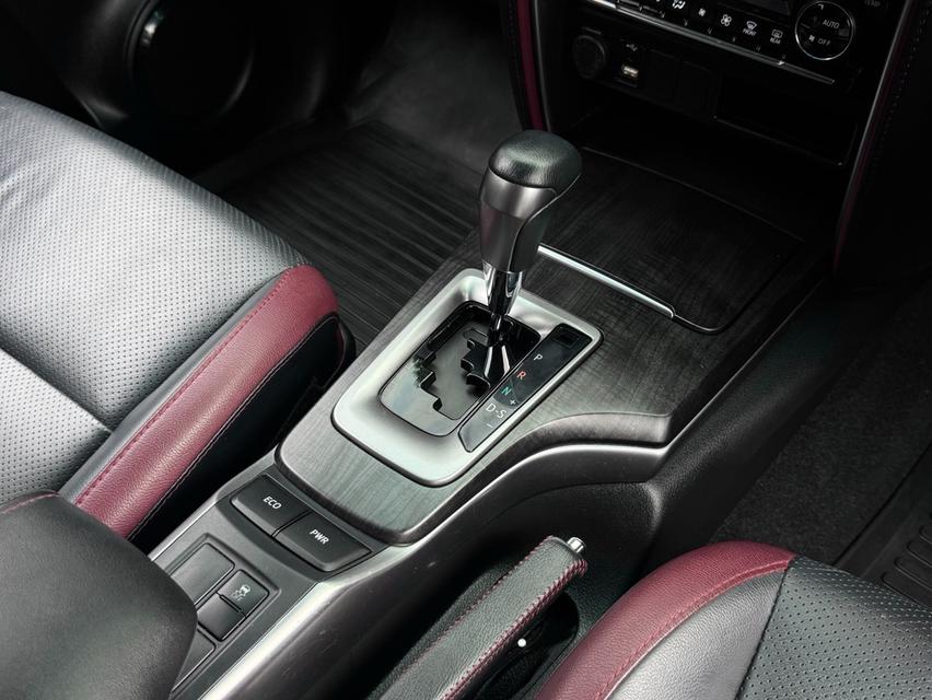 TOYOTA FORTUNER Commander 2.4 V 2WD AT (Year 2022) รูปที่ 16