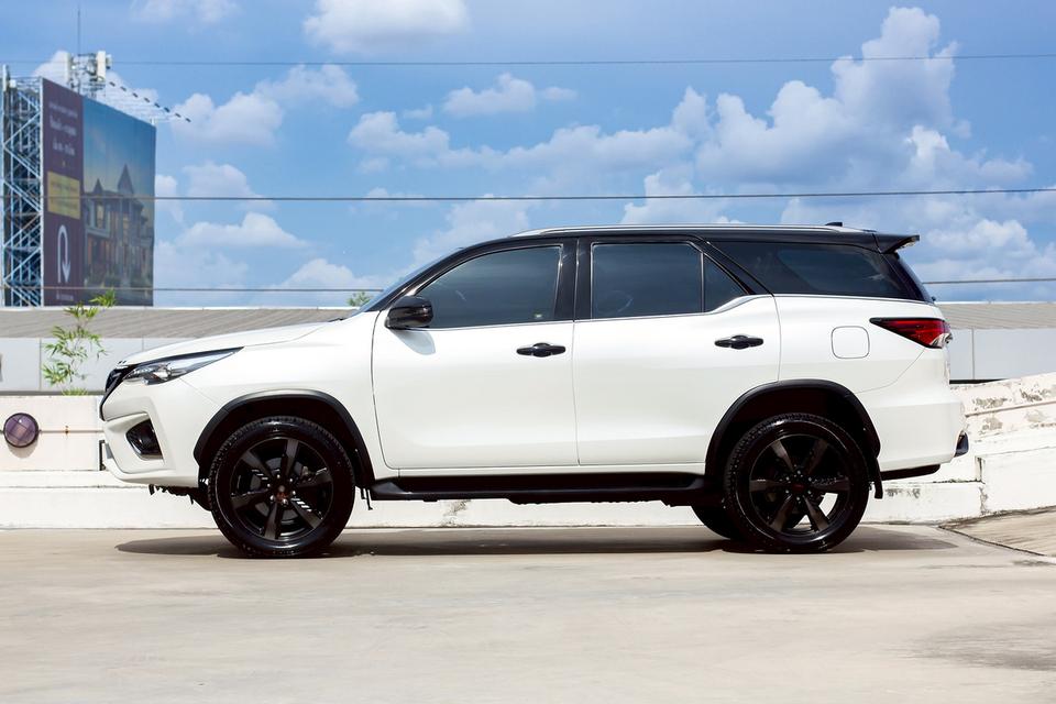 2017 Toyota Fortuner 2.8 trd 7