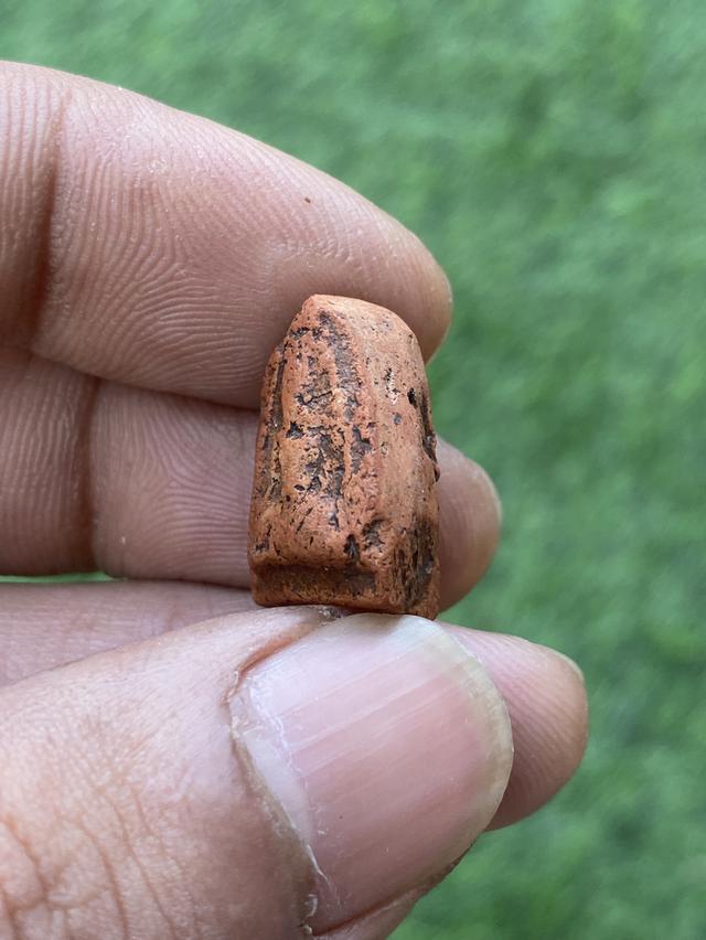 พระนางพญา กรุวัดใหญ่จังหวัดพิษณุโลก รูปที่ 2