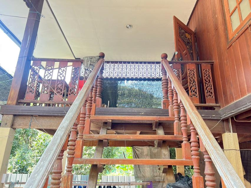 บ้านเดี่ยว 2 ชั้น 42 ตร.ว. ครึ่งปูนครึ่งไม้สัก สภาพดี จ.สิงห์บุรี 13