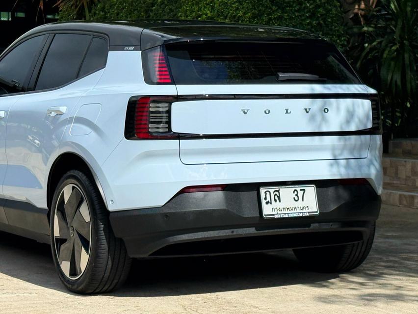 2024 VOLVO EX30 ULTRA รถมือเดียวออกป้ายแดง วิ่งน้อยเพียง 7,800 กม รถเข้าศูนย์ตลอด รถไม่เคยมีอุบัติเหตุครับ เปลี่ยนแบตเตอรี่จากศูนย์แล้วครับ รูปที่ 6