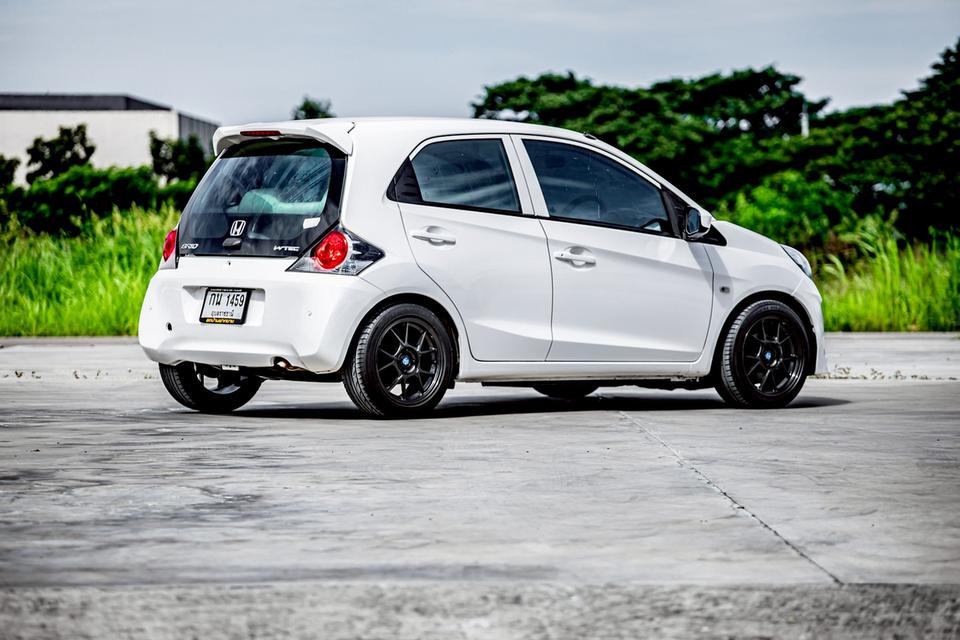 Honda Brio 1.2V ท๊อปสุด ปี 2012 เกียร์ออโต้ สีขาว กระจกไฟฟ้า