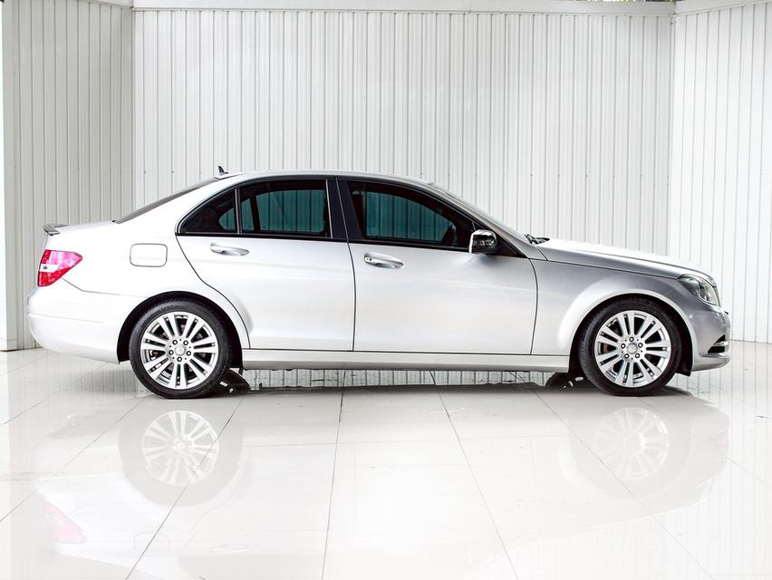 BENZ C-CLASS C200 CGI Blue Efficiency 2013