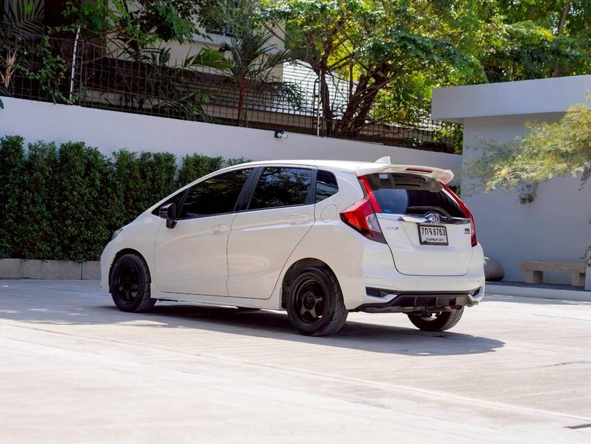 Honda jazz 1.5 RS ปีจด 2018 6