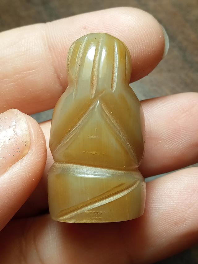 ขออนุญาตแอดมินแบ่งปันสนใจแชตคะ เขาเผือกแกะพระปิดตาเก่าไม่ทราบเกจิ  8xx รสคะ