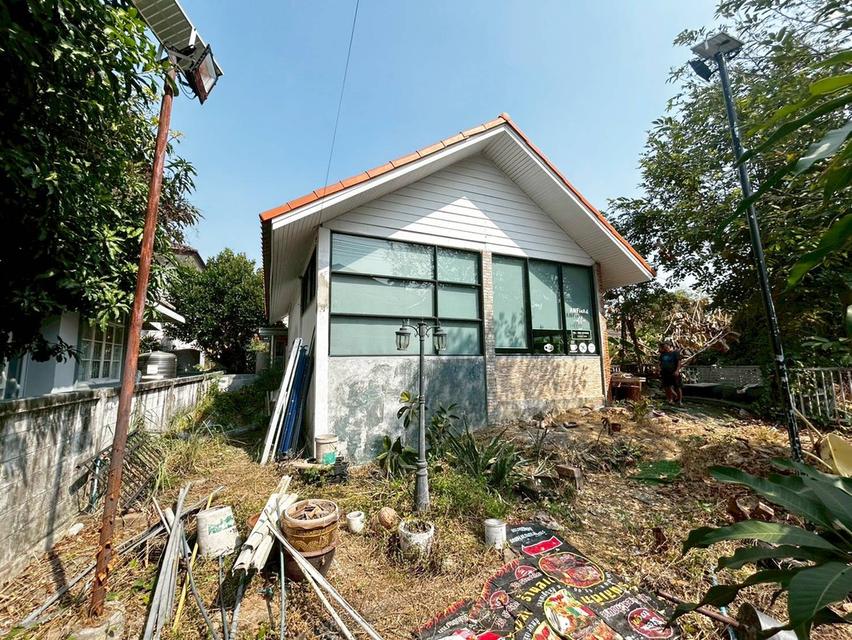 ขายที่ดินพร้อมสิ่งปลูกสร้าง หมู่บ้านสราญสิริ นาวาร่า คลอง2 คลองหลวง 5