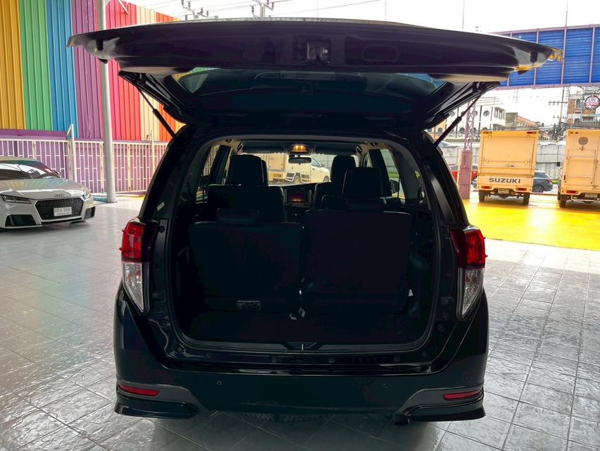TOYOTA INNOVA CRYSTA 2.8 PREMIUM 2022 16