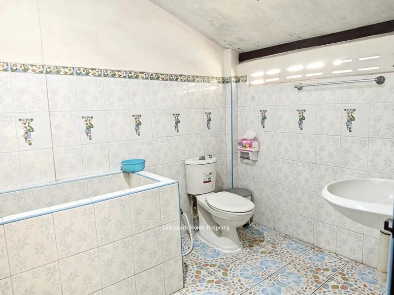 LM25-0180 ขายบ้านสร้างเอง ซ.จัดสรร2 เพชรเกษม เลียบคลองภาษีเจริญฝั่งเหนือ เนื้อที่ 60 ตรว 3 นอน 2 น้ำ 1 ครัว 3 จอด 8