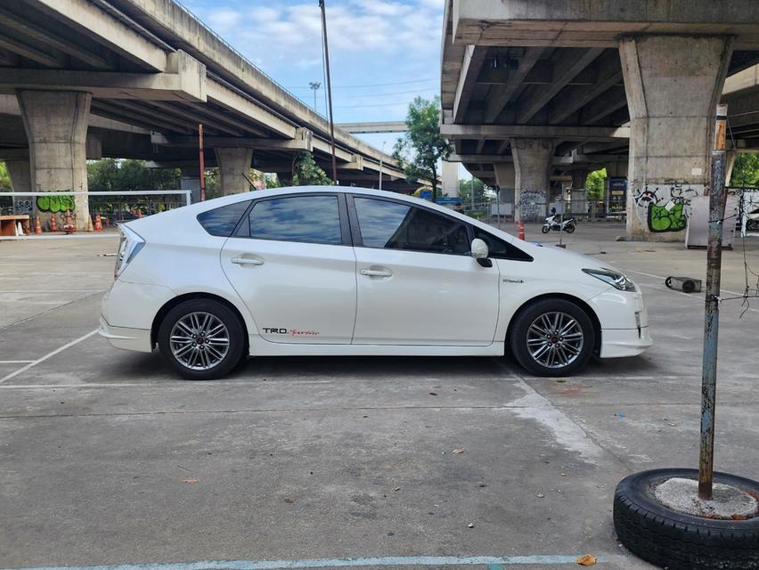 ขายรถ Toyota Prius 1.8TRD Hybrid  ปี 2011 สีขาว เกียร์ออโต้ 8