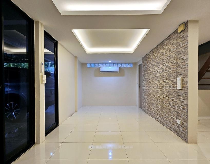 ให้เช่าบ้านเดี่ยว 2 ชั้น ซอยศรีบูรพา ใกล้แยกนิด้า บ้านสวยมาก / พื้นที่ดิน 50 ตารางวา / Renovate ใหม่ทั้งหลัง 7