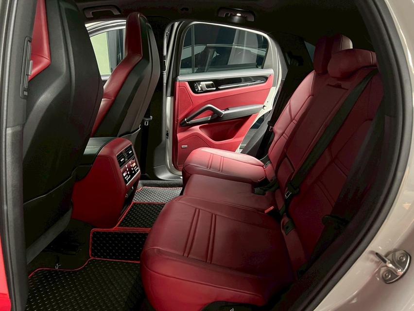 Porsche CAYENNE 3.0 E-Hybrid Coupe 4WD SUV 10