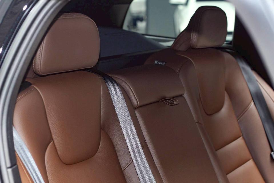 2023 Volvo V60 2.0 Recharge Plus Dark T8 4WD Plug-in Hybrid รถใหม่ ประหยัดไปเกือบล้านบาท 14