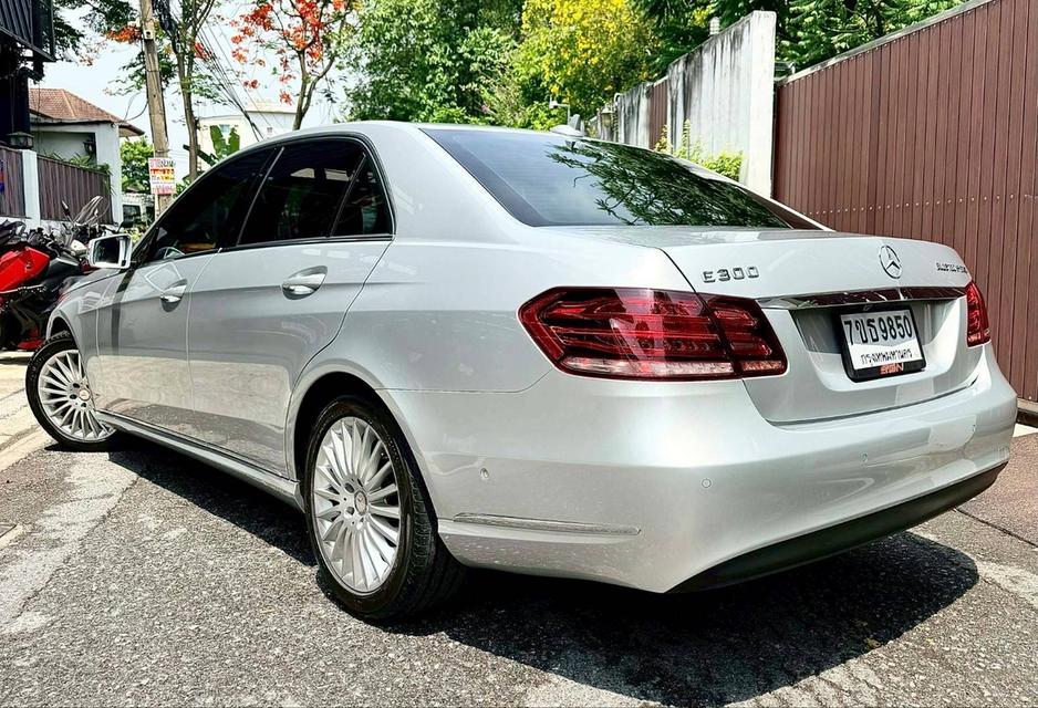Mercedes Benz E300 Bluetec Hybrid Exclusive ปี 2013ราคา 390,000 รถมือเดียวป้ายแดง ใช้ไป 30,000 km รูปที่ 5
