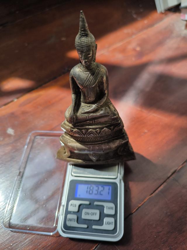 พระบูชาเก่า องค์เป็นเงิน รูปย่อยที่ 4