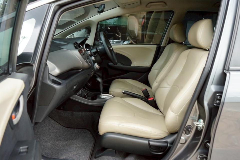 2012 HONDA JAZZ 1.5V 9