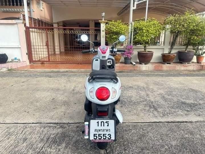 ขายHonda scoopy i สีขาว 4