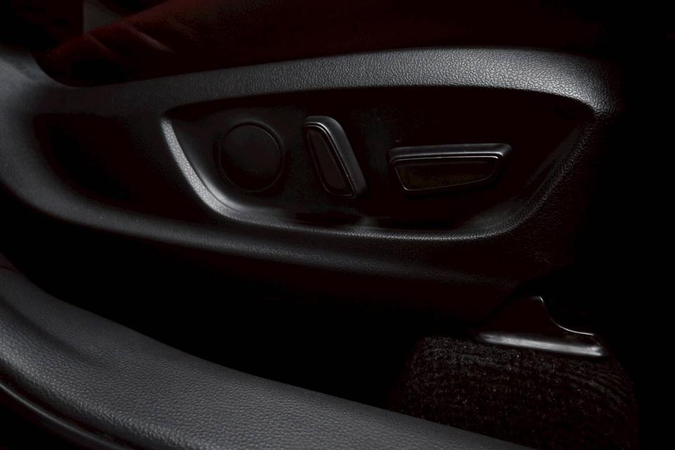 toyota cross 1.8 hybrid รูปที่ 8