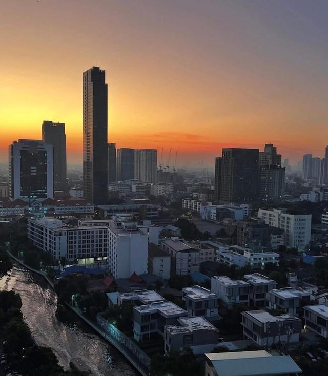 คอนโด The Base Phetchaburi - Thonglor 13