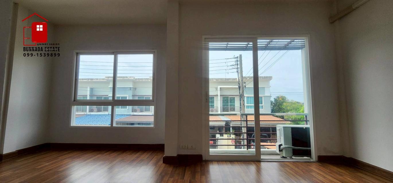 ขายทาวโฮมน์ 2 ชั้น 18.4 ตรว. หมู่บ้าน โนโววิวล์ คลอง5  6