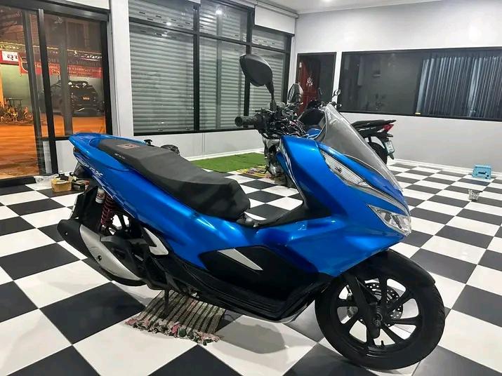 Honda PCX สีฟ้าสวยๆ 2