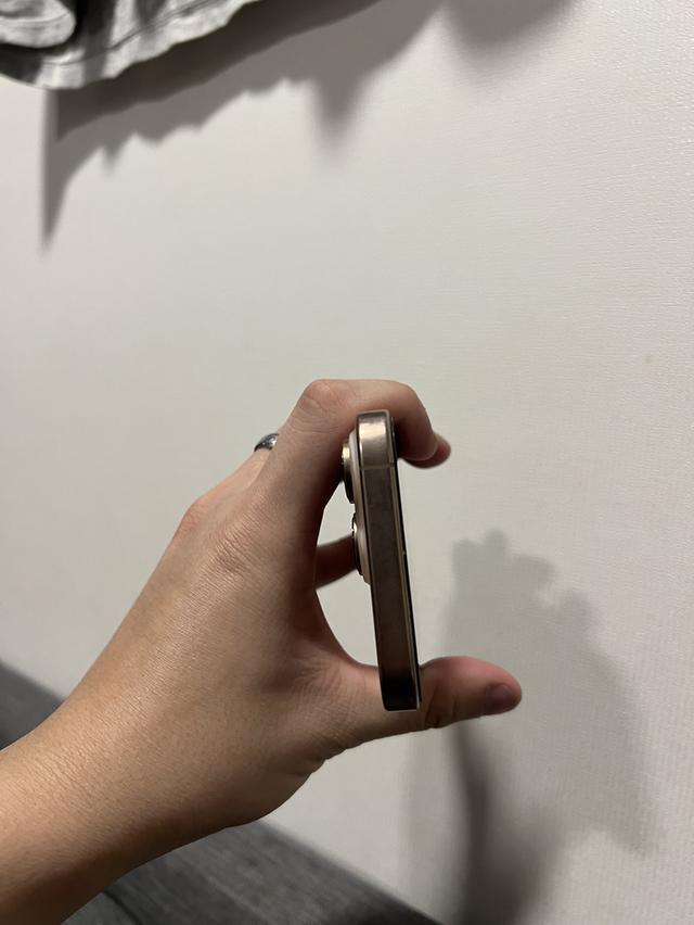 iPhone 16 pro 256gb สี desert titanium