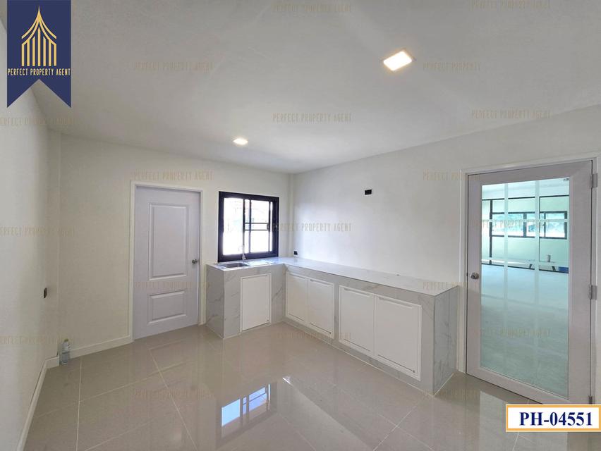 ขายบ้านเดี่ยวหลังใหญ่ เมืองเอก รังสิต จอดรถได้ 8 คัน เหมาะทำโฮมออฟฟิศ ทำเลศักยภาพ รีโนเวทใหม่ทั้งหลัง 10