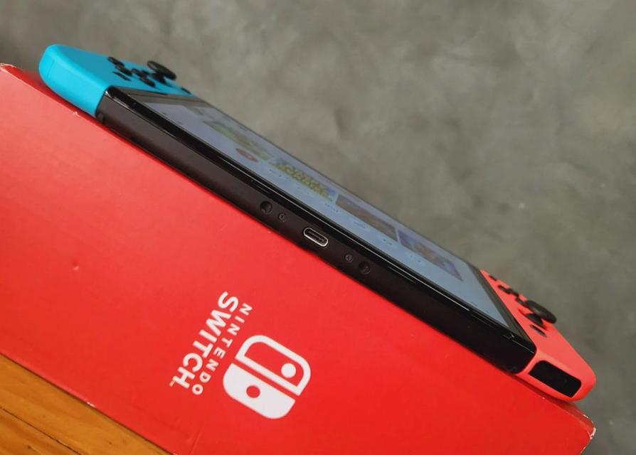 เครื่องเล่นเกม Nintendo Switch OLED 3