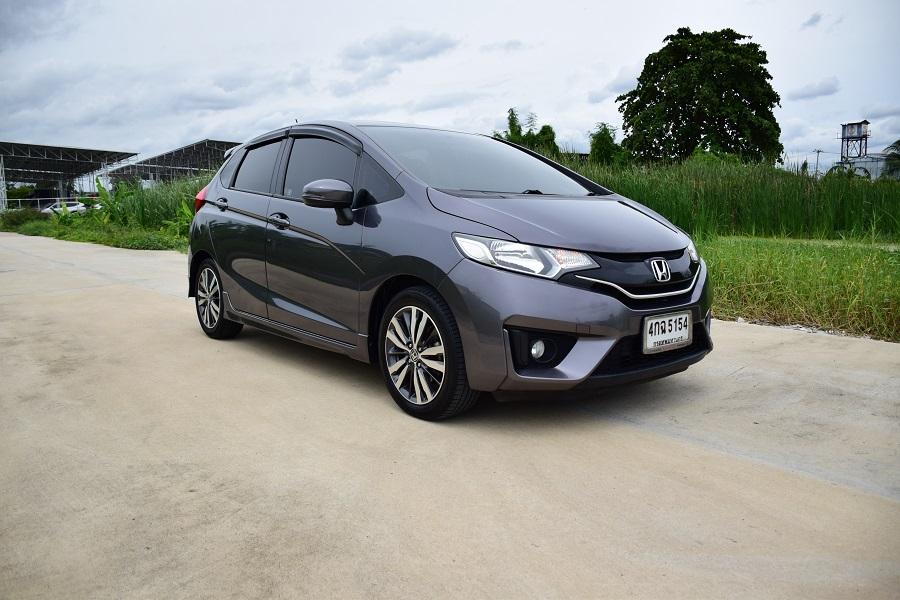 ปี2014จด15 ฟรีดาวน์ HONDA JAZZ GK เกียร์แพดเดิ้ลชิฟ SV / เบาะหนังแท้ แอร์จอ ครุสคอลโทล กุญแจคีเรท จอ กล้องหน้าหลังABS AIRBAG โทร0957401229 ไอดีไล UTBP