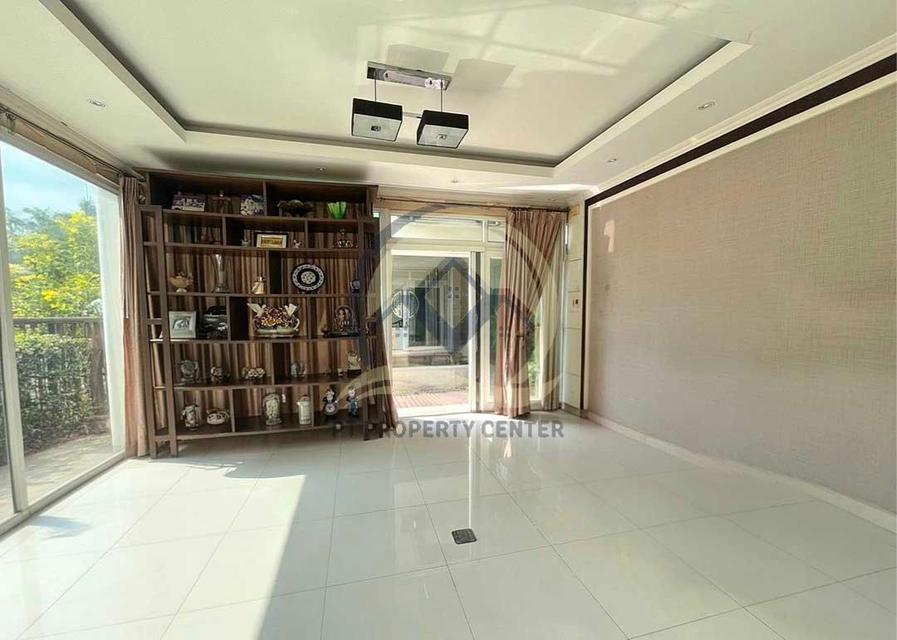 โครงการศิรดา ถนนกาญจนาภิเษก บ้านเดี่ยว 2 ชั้น หลังมุม ภายในมี 2 หลัง มีส่วนต่อเติม เฟอร์นิเจอร์บิวท์อิน ขายราคาพิเศษสุดๆ ต่อรองได้ 2