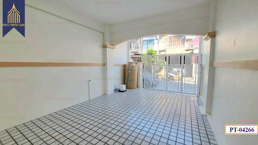 ขาย ทาวน์เฮ้าส์ มนวดี 13 บางคูรัด บางบัวทอง แต่งใหม่ 2