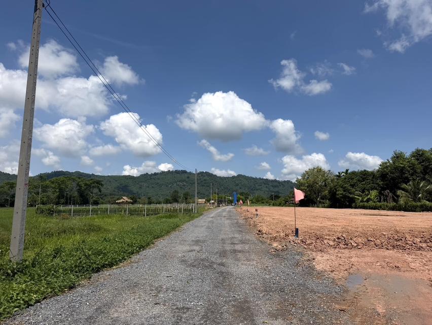 ที่ดินวิวเขา อำเภอเมืองนครนายก ติดลาดยาง ใกล้อ่างเก็บน้ำและภูตะลึง 3