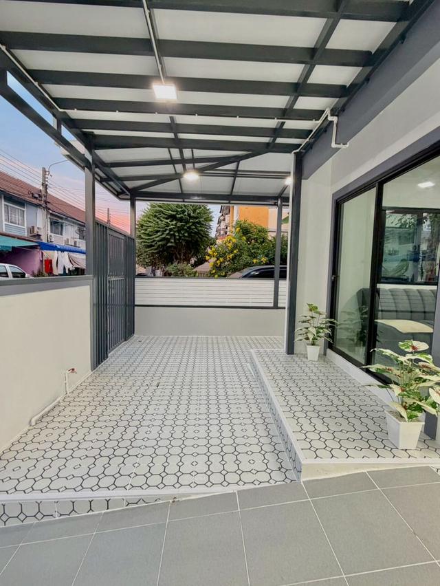 พฤกษา45 ถนนวัดลาดปลาดุกทาวน์เฮ้าส์ 2 ชั้น  หลังมุม ตกแต่งใหม่พร้อมอยู่  มีพื้นที่ข้างบ้าน พร้อมระเบียงด้านหน้า 4