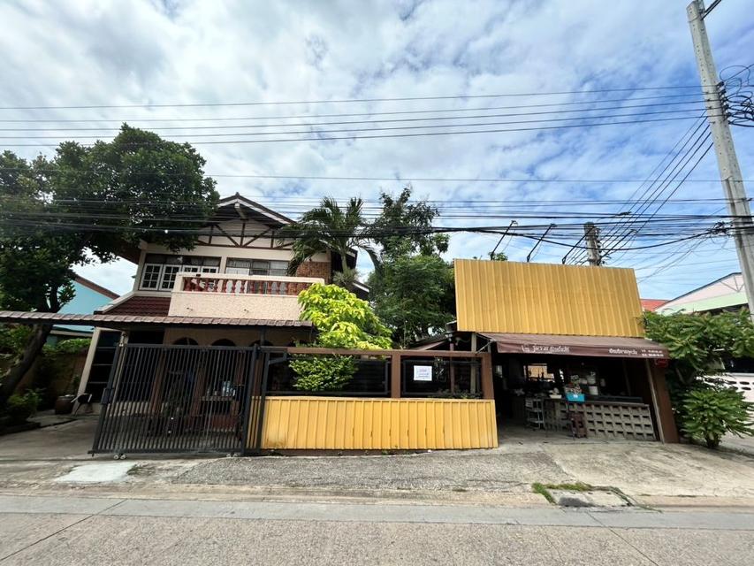 ขายบ้านเดี่ยว หลังมุม พร้อมที่ดินและกิจการร้านอาหาร ทำเลดี ซ.บางกระดี่ 3 พระราม 2  1