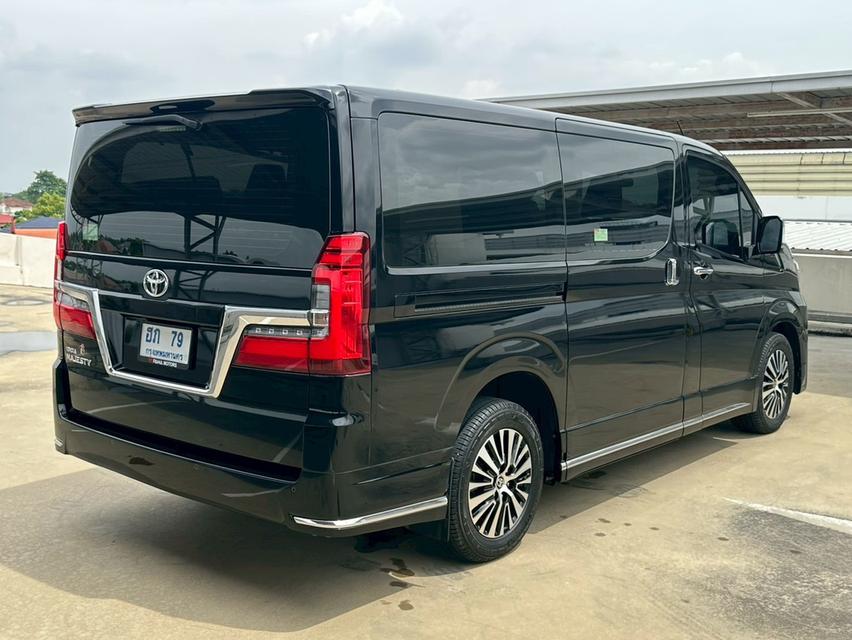 TOYOTA Majesty Model Premium 2.8L Diesel VN Turbo 7