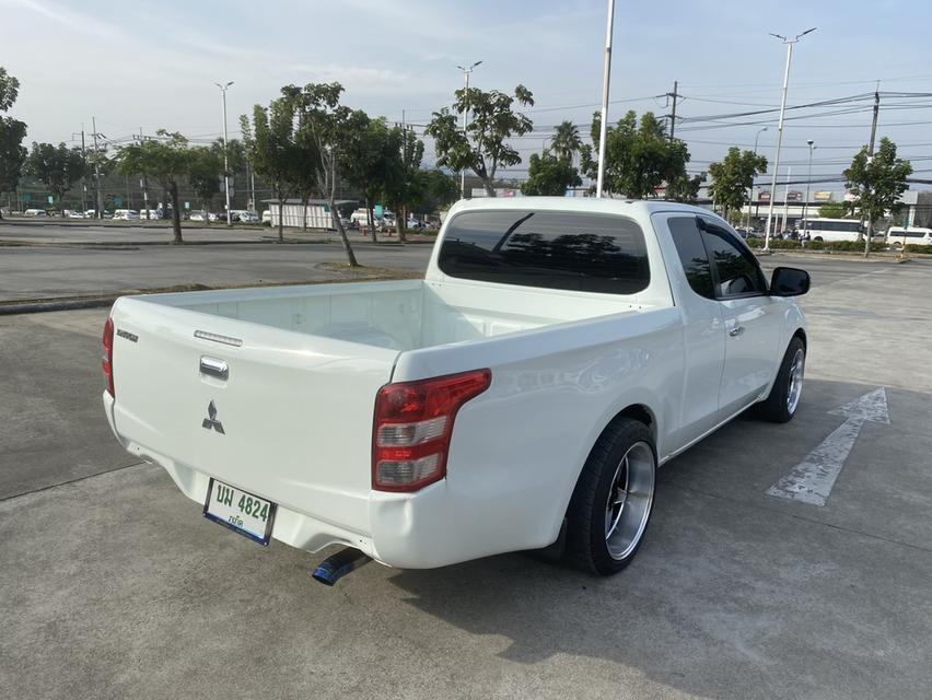 Mitsubishi triton สีขาว ปี 2018 6