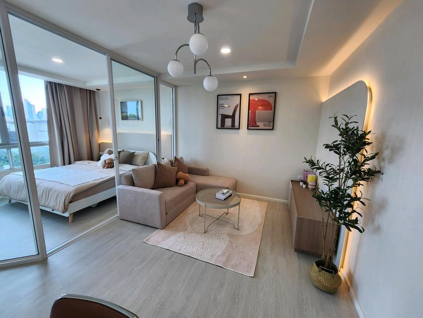 คุ้มที่สุดในรัชดา! ห้องแต่งสวยตรงปก 39 ตร.ม. 1ห้องนอน1รับแขก พร้อมอยู่เพียง 2.1 ล้าน 💥 ลากกระเป๋าพร้อมเข้าอยู่ได้เลย! ชั้น 5 ทำเลดี 7