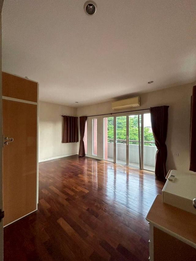 Sale / Rent Grand Bangkok boulevard Kasert- Nawamin 129 square wah. With a bid swimming pool. 5 bedrooms 7 bathrooms Fully furnished Sale 30 Million 12