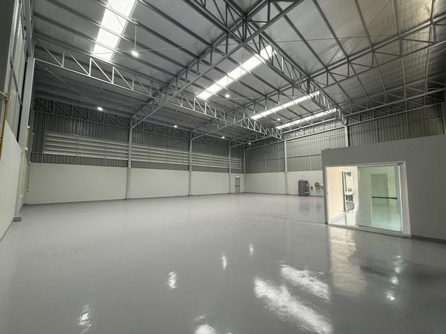 ให้เช่าโกดังพร้อมออฟฟิศ 400 และ 600 ตรม. ถนนรามอิทรา ใกล้ BTS วัชรพล 3