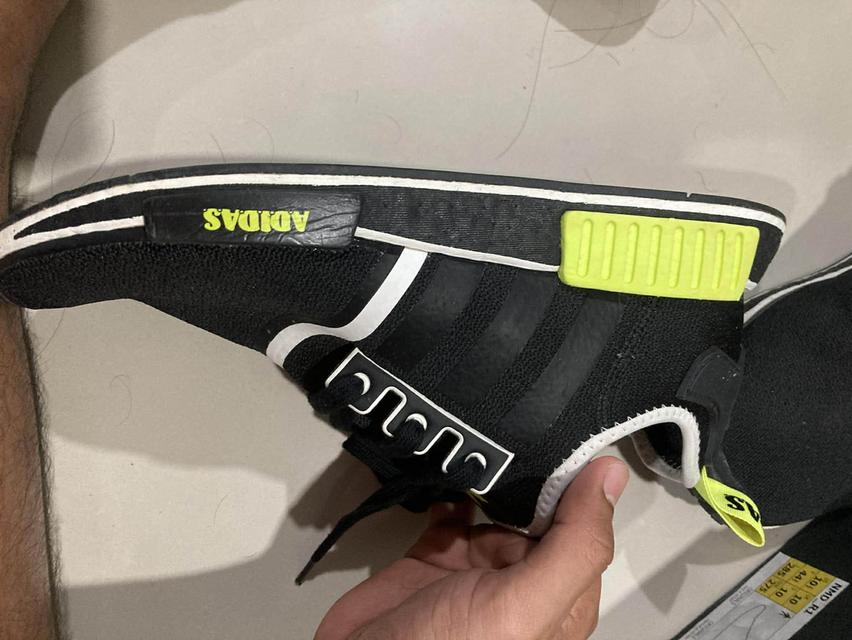 รองเท้าadidas NMD R1 รูปที่ 2
