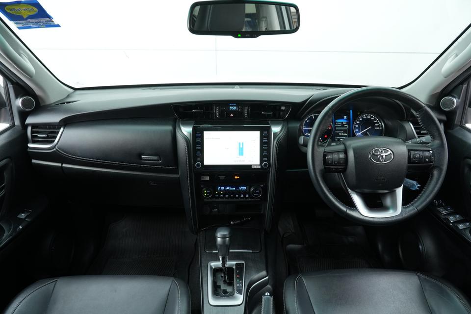 2022 TOYOTA FORTUNER 2.4 V 2WD SUV สีขาว เลขไมล์ 74065 กม. 8