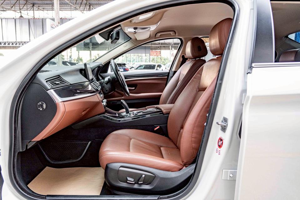 รหัสรถ NP3282 BMW 520D SERIE-5ปีรถ : 2015 รูปที่ 13