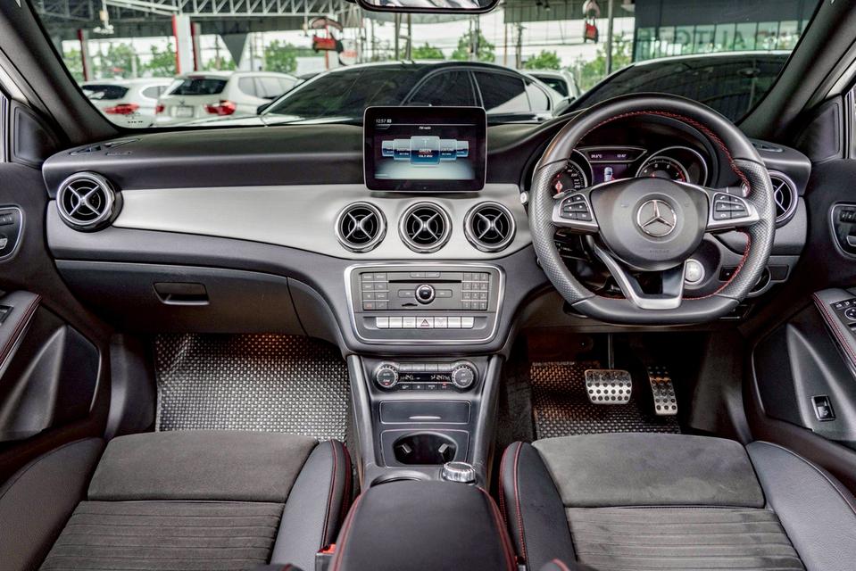 รหัสรถ NP119 BENZ GLA250 AMG FACELIFT 2019 11