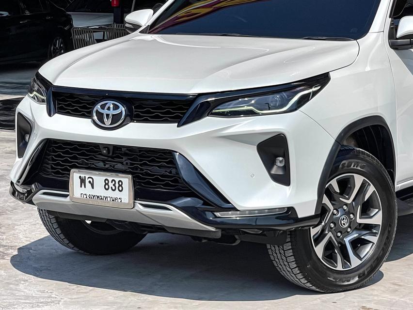 ขาย Toyota Fortuner 2.4V Leader ปี22 4